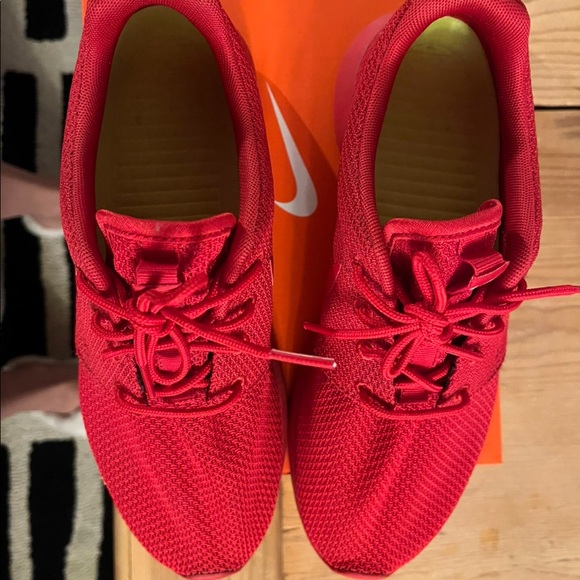 ❤️‍🔥CUSTOM❤️‍🔥Women’s Roshe (NIKE ID) - Picture 4 of 6